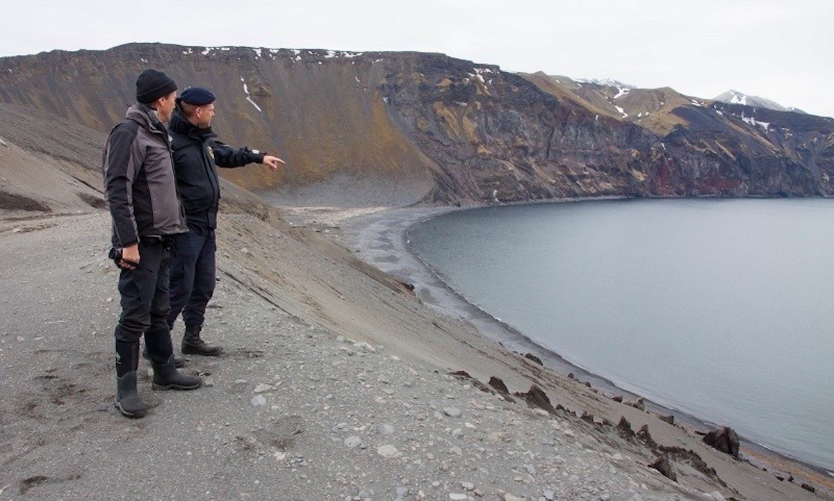 Arctic beach litter